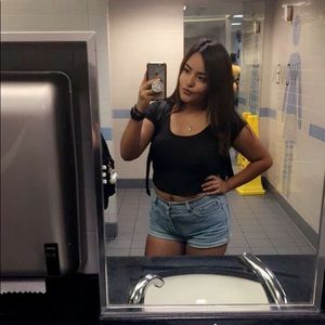 Meet your Posher, Jalyssa